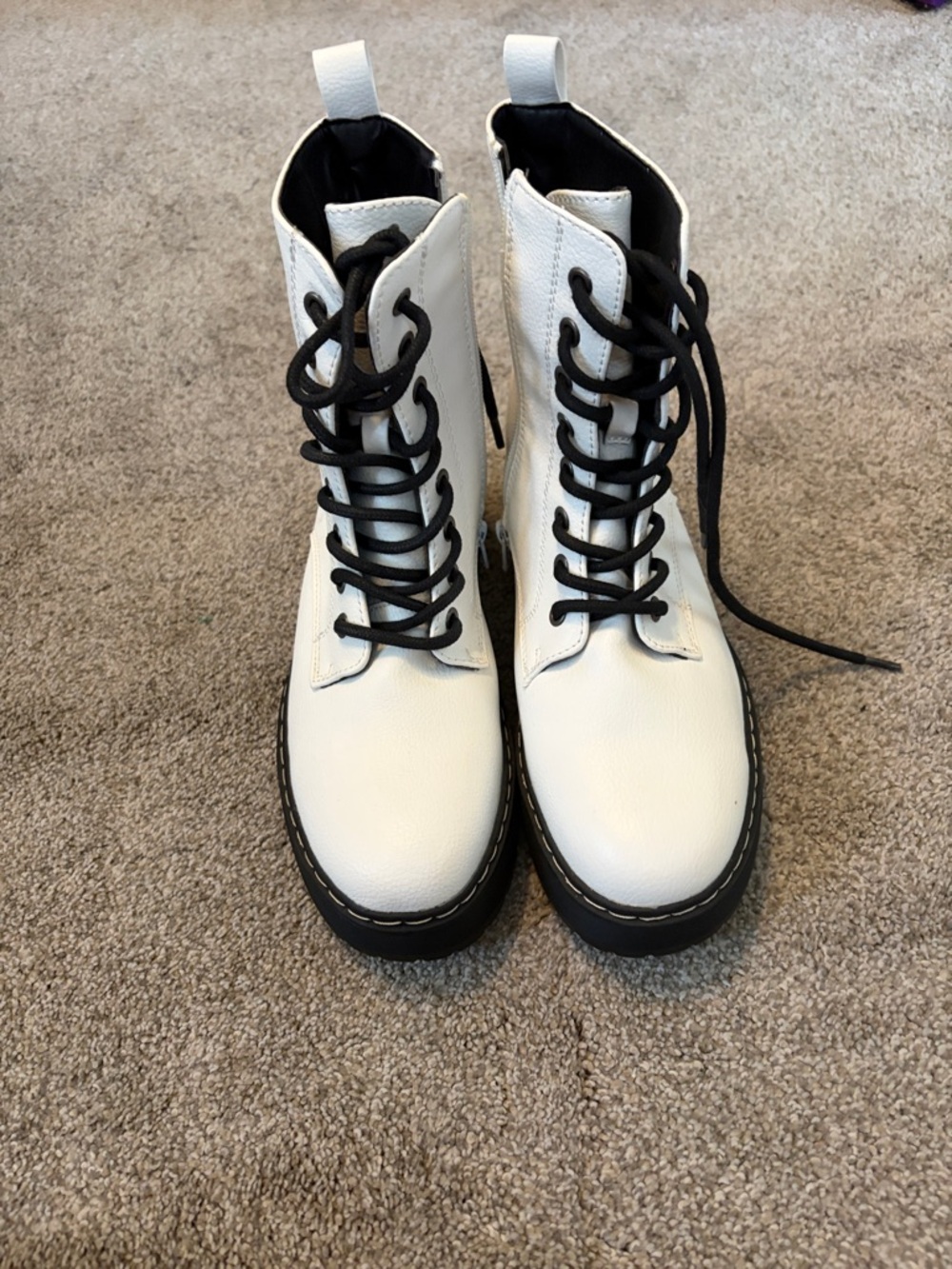 Sincerly Jules White Combat Boots with Black Laces
